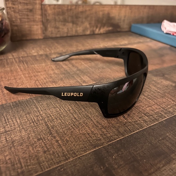 Leupold Sunglasses - Picture 2 of 4